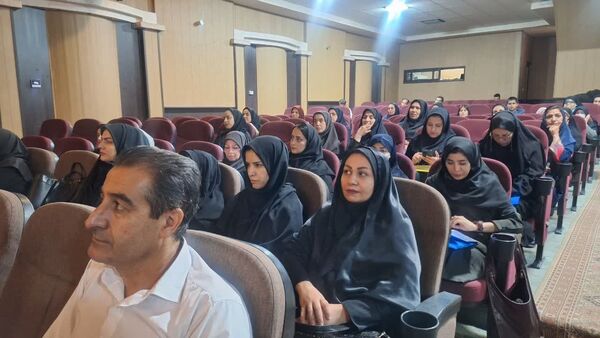برگزاری همایش علمی خلیج فارس در دبیرستان ملاصدرای کرج 