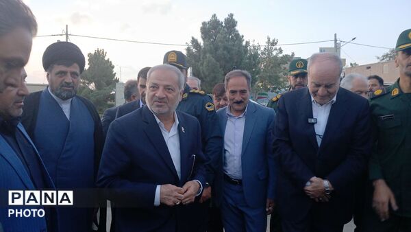 بازدید وزیر آموزش و پرورش از پروژه مدرسه ۶ کلاسه قهستان درمیان
