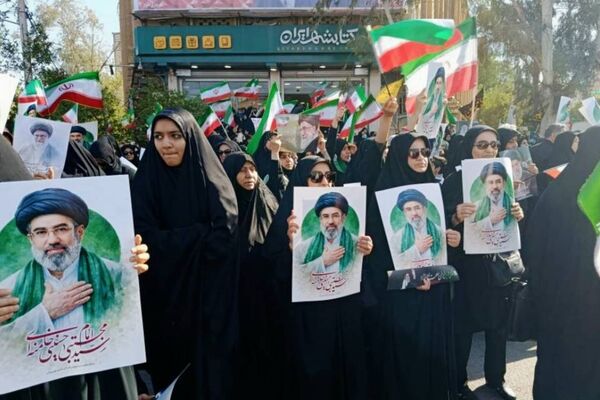  مردم بصیر اهواز با سومین رهبر انقلاب اسلامی بیعت کردند