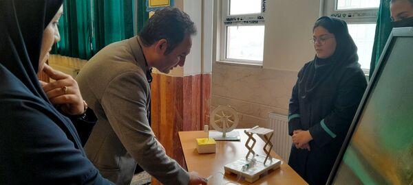 فرزانگان سمپاد ملارد در مدار پژوهش