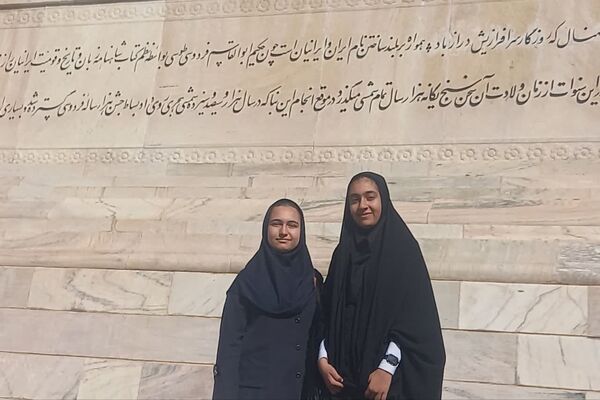بازدید پیشتازان فارس از آرامگاه فردوسی 