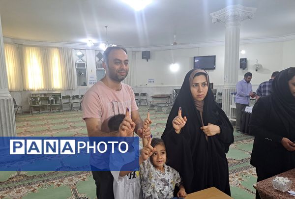 حضور پر شور و نشاط مشهدی‌ها در انتخابات ریاست جمهوری