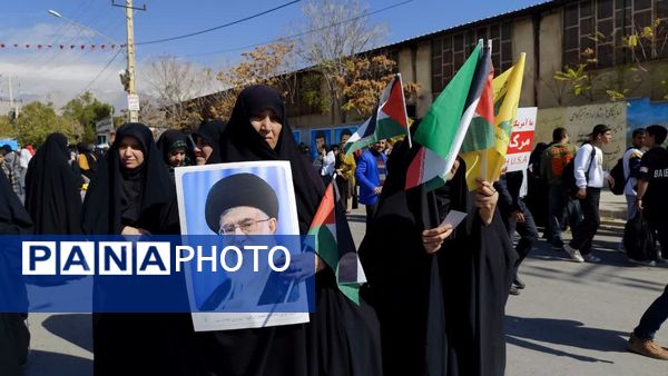 حضور پرشور دانش‌آموزان پیشتاز یاسوجی در یوم‌الله ۱۳ آبان