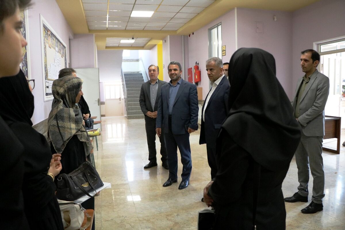 گفت و گوی مستقیم معاون وزیر با اولیای دانش آموزان