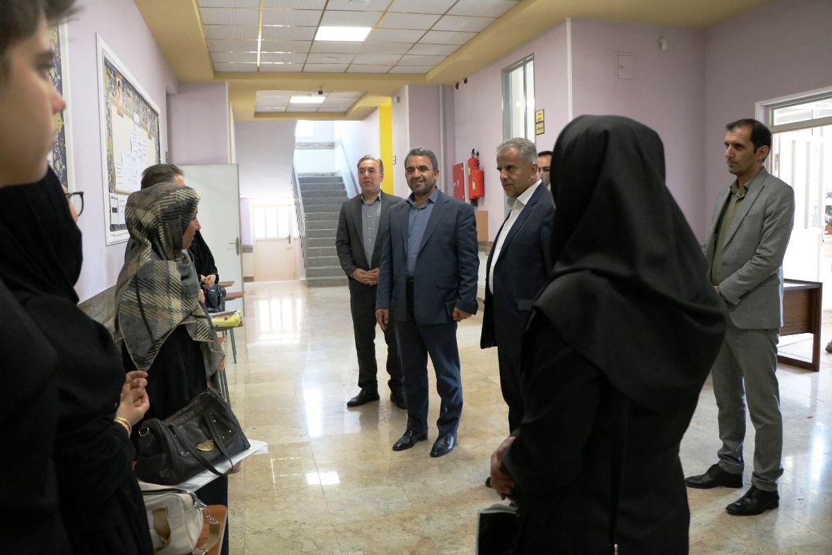 گفت و گوی مستقیم معاون وزیر با اولیای دانش آموزان