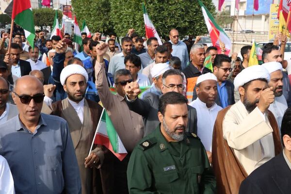 مردم بندرخمیر با حضور یکپارچه در ۲۲ بهمن اقتدار خود را فریاد زدند