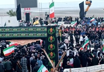  تجدید پیمان با رهبر شهید در اربعین حسینی در بندرعباس
