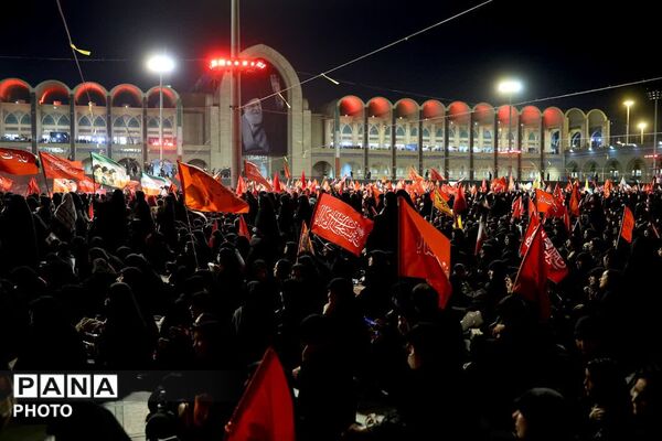 مصلی تهران در تسخیر موج همدلی؛ وداع باشکوه مردم با رهبر شهید