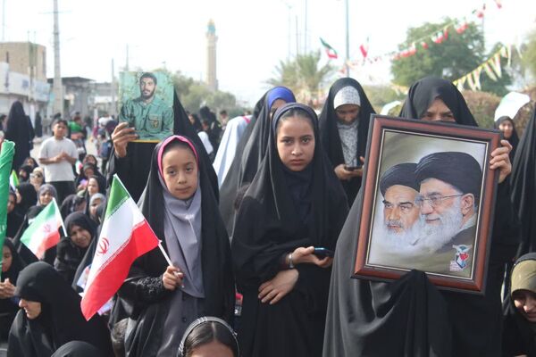 حماسه‌آفرینی فرهنگیان و دانش‌آموزان کهنوجی در جشن سالگرد انقلاب اسلامی