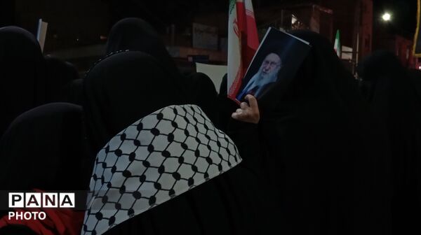 خروش مردم شهر بن در خیابان‌ها/محکومیت شهادت امام امت