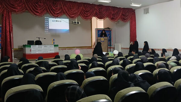 اختتامیه نمایشگاه مدرسه انقلاب اتحادیه انجمن‌های اسلامی شهرستان دلفان 