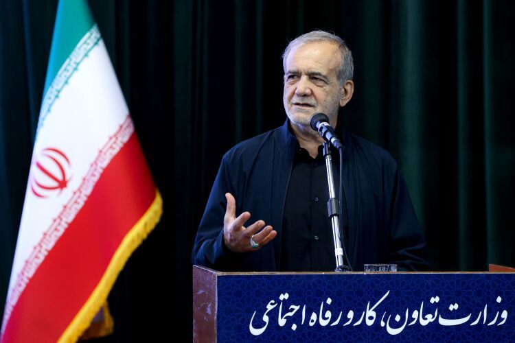 رشادت، شهامت و صلابت مردم توطئه دشمن را بی اثر کرد