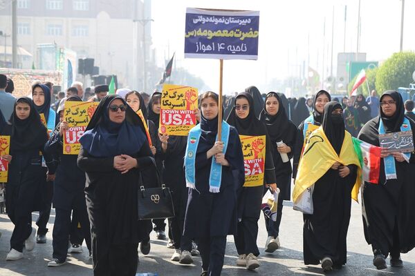 دانش آموزان اهوازی انزجار از استکبار جهانی را در قاب دوربین پانا ثبت کردند