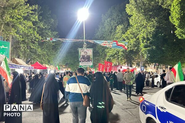 حضور پرشور مسئولین متعهد در غرفه‌ فرهنگیان