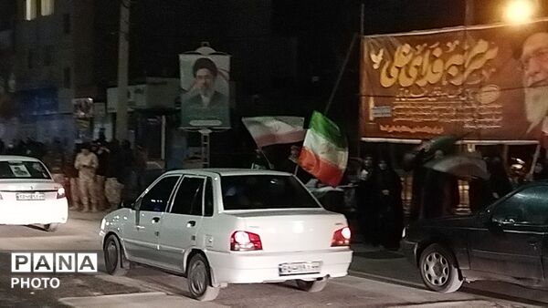 بلوار فضل پرشور از ماشین هایی با پرچم ایران 
