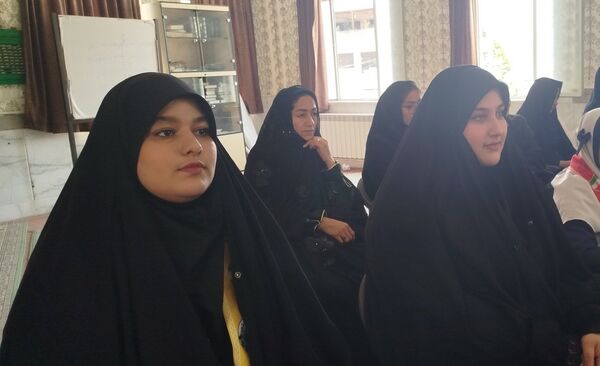 تجلیل از دانش‌آموز خبرنگاران پانا در لردگان