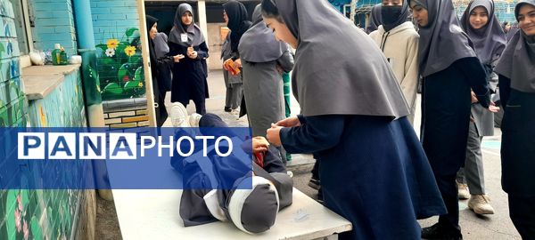 مانور سراسری زلزله در دبیرستان حداد 