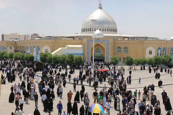 راهپیمایی نمازگزاران جمعه قم در محکومیت جنایات اردوگاه «النصیرات»