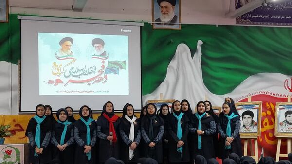 زنگ انقلاب در دبیرستان شاهد یاس نبی گناباد 
