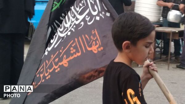 نجوای یا حسین(ع) در زیر سایه شهدا 