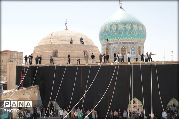 برپایی خیمه عزای سیدالشهدا(ع) در تکیه سنتی چهل اختران قم