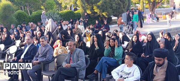 گردهمایی اهالی فرهنگ و هنر در فرهنگسرای سیمرغ نیشابور 
