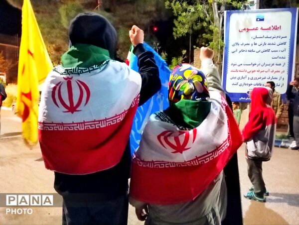 دانش‌آموزان شهرستان مانه در راهپیمایی‌های شبانه در جنگ رمضان 
