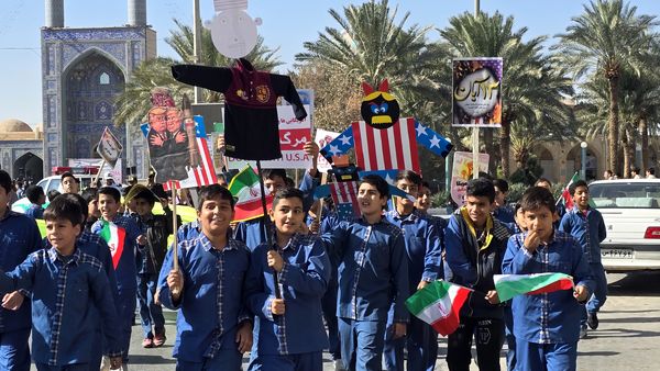 برگزاری راهپیمایی باشکوه ۱۳ آبان در شهرستان بافق 