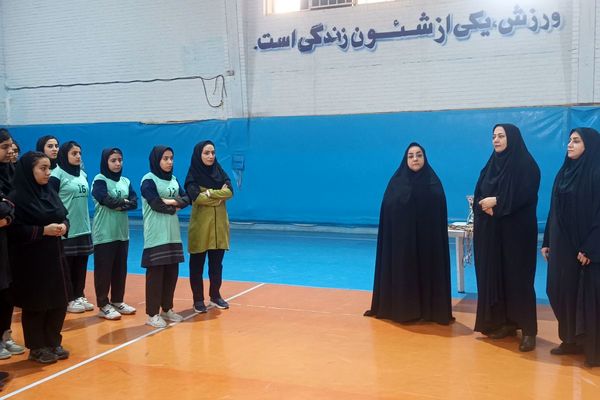 اختتامیه مسابقات والیبال دانش‌آموزان دختر مدارس شهرستان قرچک