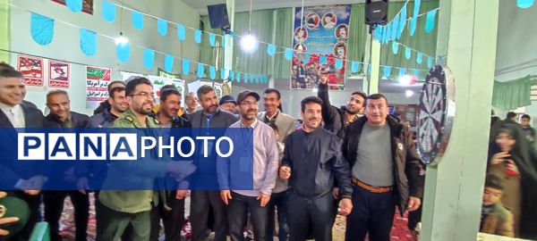 برگزاری مسابقات دارت در جشن بزرگ ۲۲بهمن در روستای اسلام آباد شیروان 