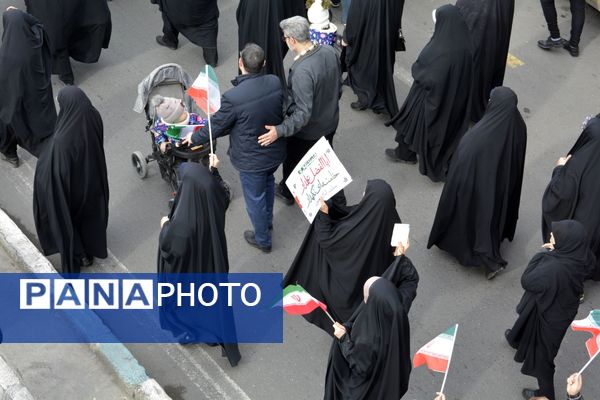 حماسه دانش‌آموزان اسلامشهر در ۲۲بهمن