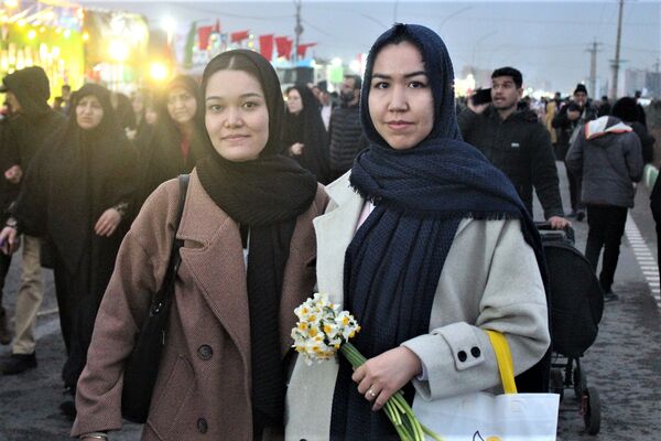 شور و عشق زائران جشن نیمه شعبان در قم