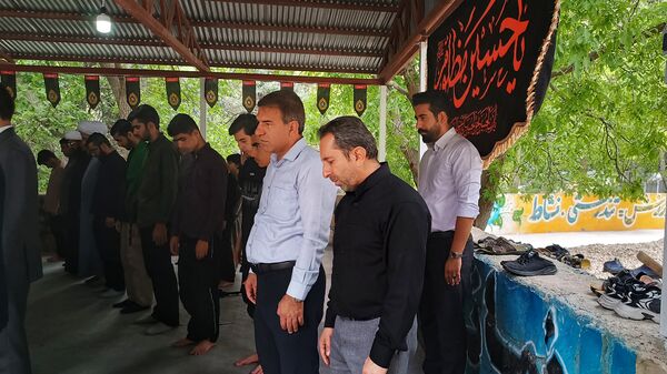 اقامه نماز دانش‌آموزی با حضور ۱۲۰ دانش‌آموز پسر در اردوگاه شهید بهشتی یاسوج