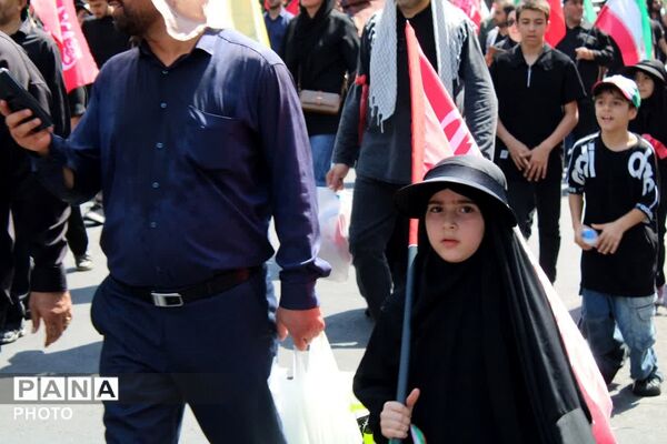 تجلی وفاداری؛ نگاهی به تصاویر مراسم بزرگداشت رهبر امت
