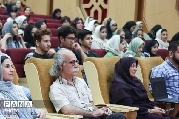 نشست بوته نقد میزبان نویسنده زیبا صدایم کن شد