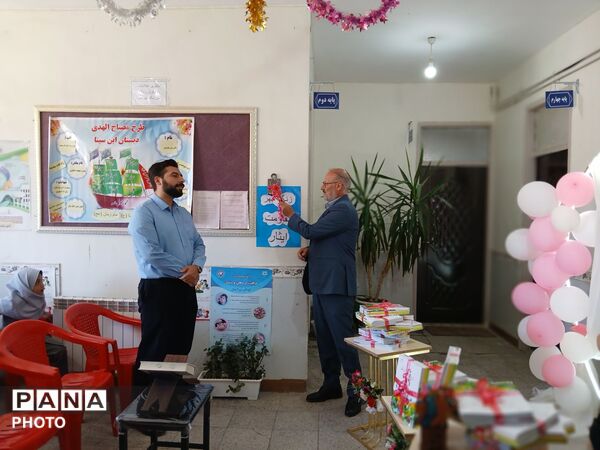 جشن شکوفه‌ها؛ آغاز یک فصل تازه برای کلاس‌اولی‌های ابن‌سینا