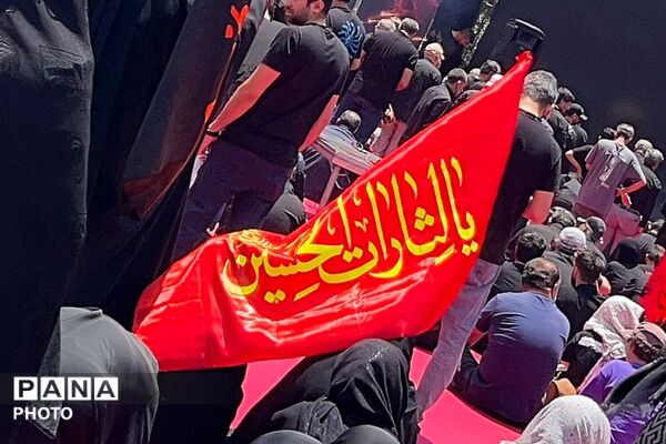 سوگواری عاشورایی در فلکه دوم تهرانپارس