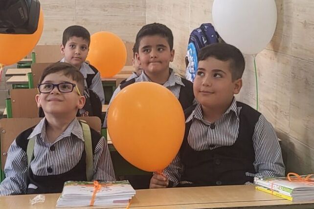 جشن شکوفه ها در مدارس ناحیه دو شهرری 