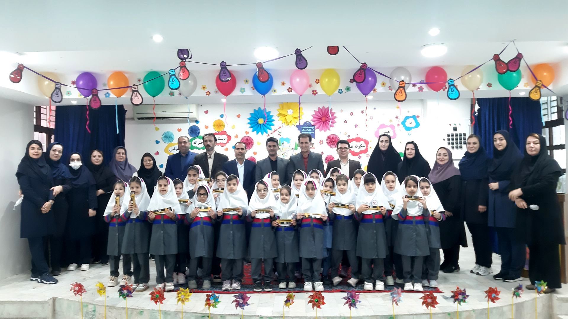 جشن شکوفه‌ها نمادی از شادابی، امید و نشاط در نظام تعلیم و تربیت است