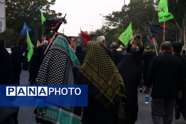 پیاده‌روی جاماندگان اربعین حسینی در تبریز