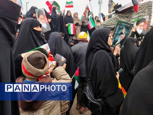 تولد ۴۷ساله‌گی انقلاب ایران در خیابان پانزده خرداد