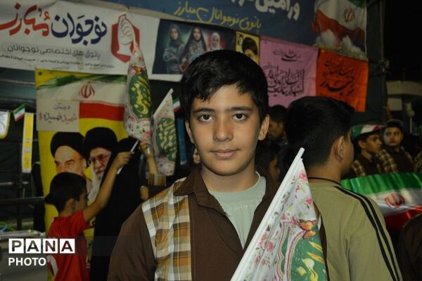 حضور فعال دانش‌آموزان دبستان شهید فهمیده در موکب شهدای دانش‌آموز ورامین