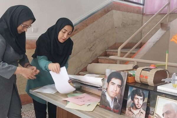 برگزاری نمایشگاه به مناسبت «هفته پدافند غیرعامل» در دبستان شهید مجید مجیدی ناحیه دو شهرری 