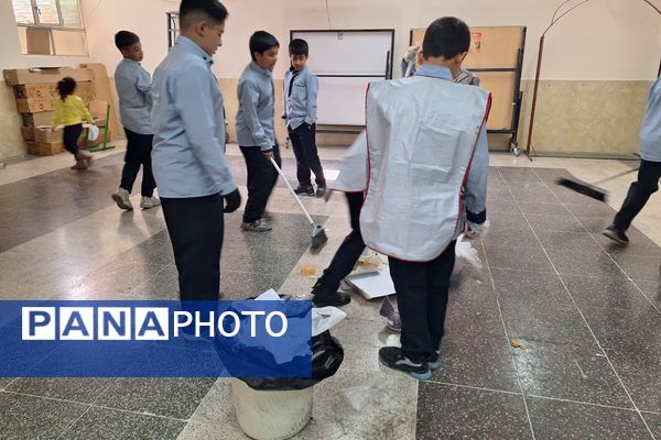 دانش‌آموزان دبستان معارف 6 با پاکسازی مدرسه به پویش چله خدمت پیوستند