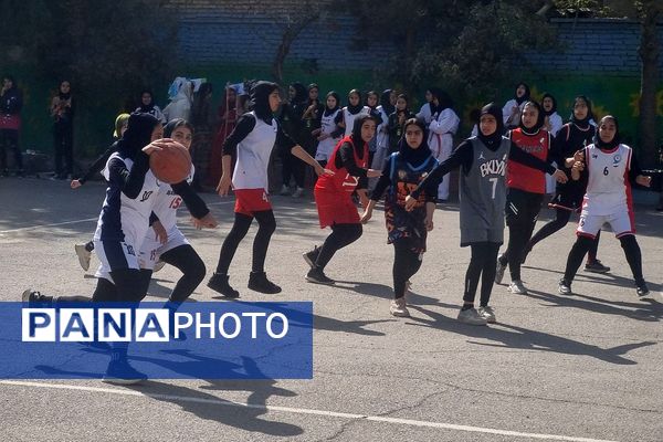 گرامیداشت هفته تربیت بدنی در دبیرستان ارشاد ناحیه دو شهرری 