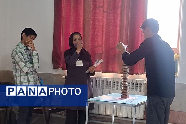 مسابقات بازی‌های فکری رویش مرحله استانی در شیراز