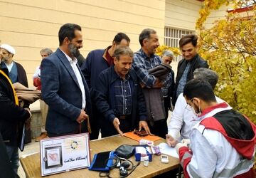 اجرای طرح هر محله یک خادم هلال در تویسرکان
