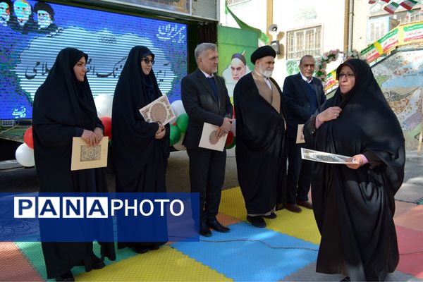 طنین زنگ انقلاب در بهارستان‌دو 