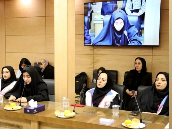 تقدیر از منتخبین کشوری هلالیتا در همدان