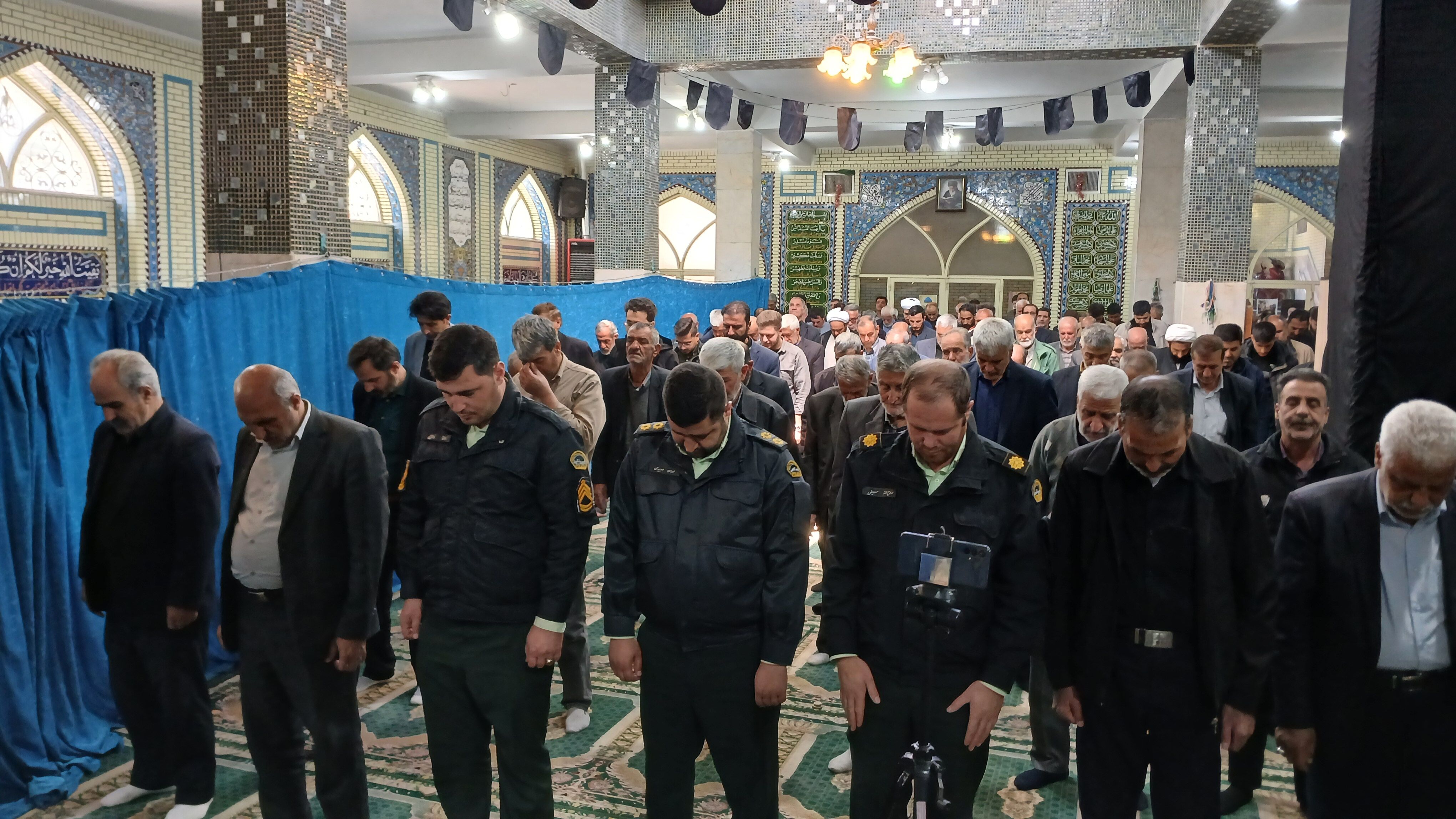 شکوه حضور در نماز جمعه شهرستان بن